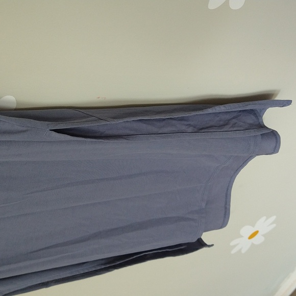 Old Navy Sleeveless UtraLite Hi-Lo Tunic T-Shirt In Blue Dusk - Picture 7 of 10